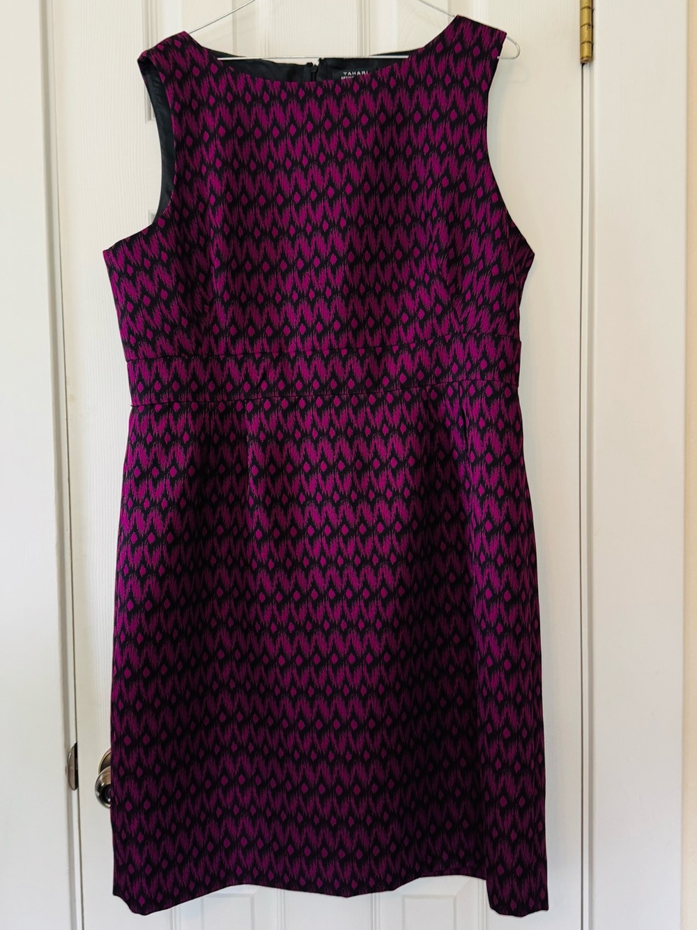 Tahari by Arthur S. Levine Sheath Dress Size 16 Purple & Black Ikat Print‎